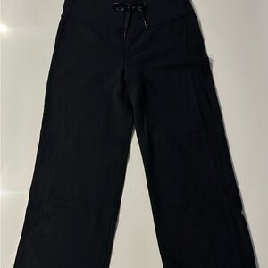 LULULEMON BLACK DRAWSTRING LEGGINGS WITH BACK POCKET